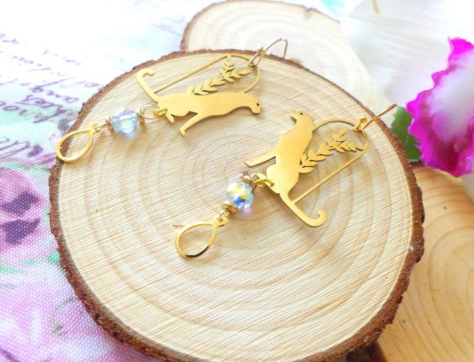 Boucles d'oreilles panthère en acier doré et perles de cristal