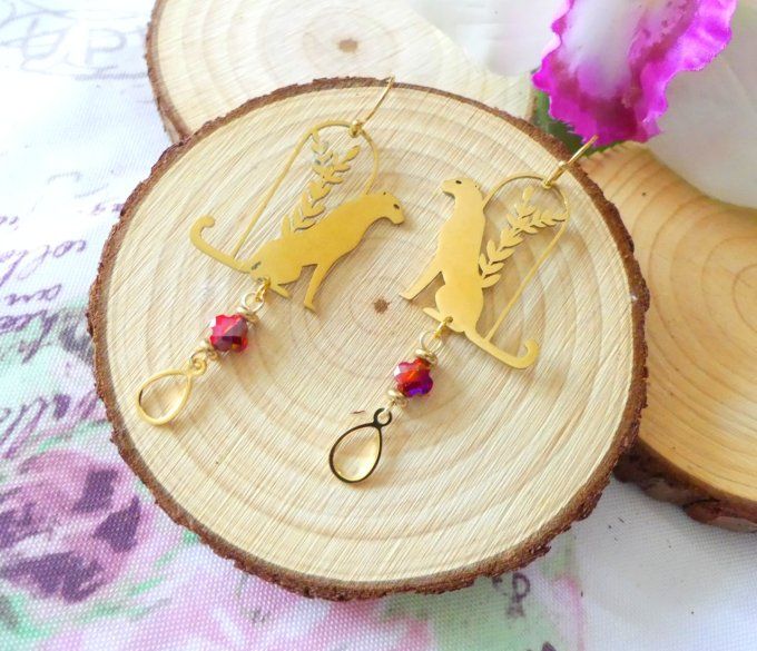 Boucles d'oreilles panthère en acier doré et perles de cristal