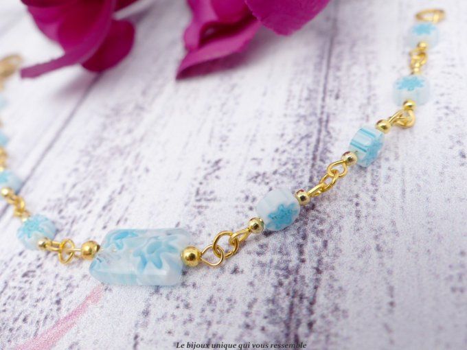 Bracelet fin en perles murano millefiori bleu et or