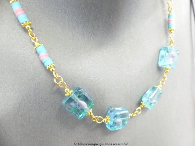 Collier romantique en perles de Murano et perles heishi bleu et rose