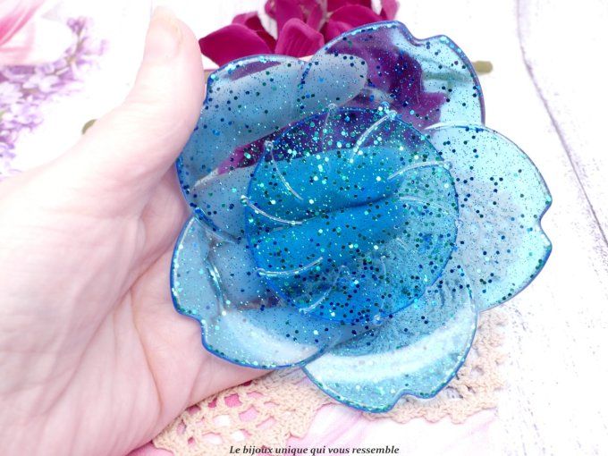 Plateau fleur de sakura bleu résine époxy