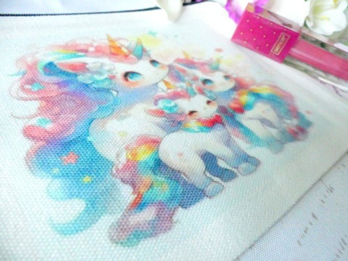 Trousse de toilette blanche et ses licornes